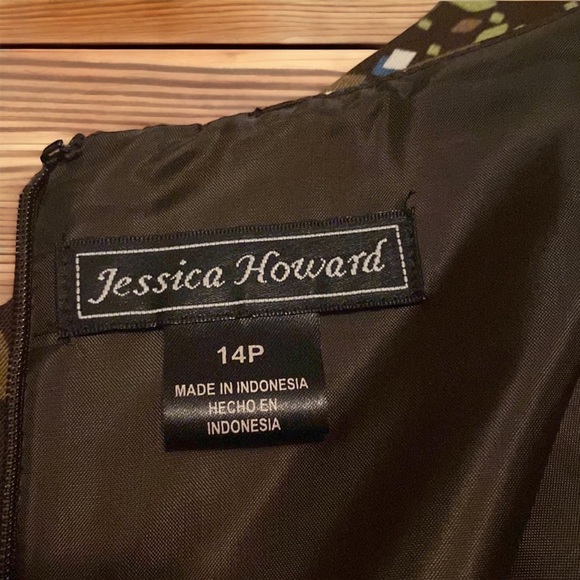 Dress - Picture 4 of 4